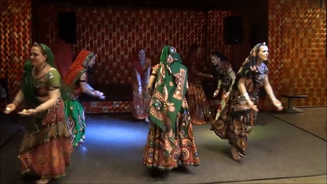 Раджастановский танец с манжирами и свечами смотреть онлайн