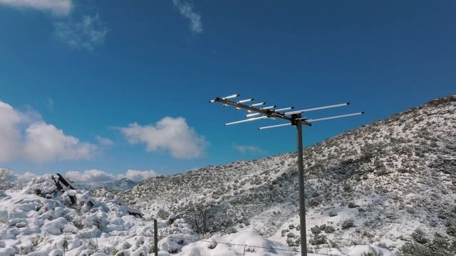 Pro-Model Outdoor TV Antenna in Arizona Snow 4K Drone Footage | Channel Master CM-1776 смотреть онлайн