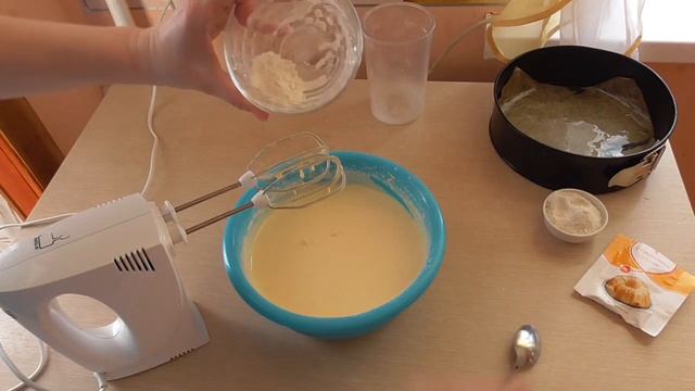 БИСКВИТ КЛАССИЧЕСКИЙ НА 5 ЯИЦ. смотреть онлайн