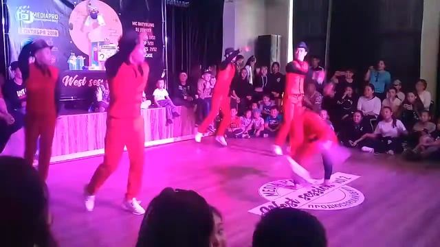 Showcase "THE NOTORIOUS TEAM" смотреть онлайн