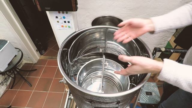 Взламываем пивоварню! Braumeister + BIAB. О чем не знают в Speidel? смотреть онлайн