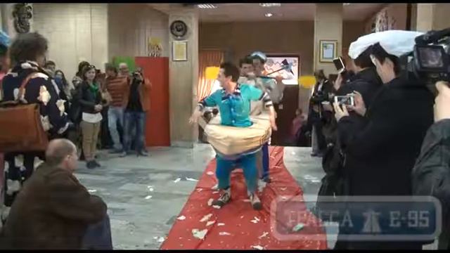 Одесса, красная дорожка «Комедиады» смотреть онлайн