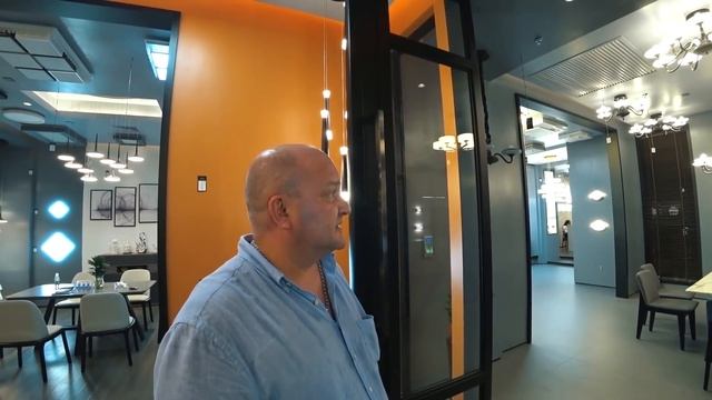 Мебель из Китая. 12 этажей освещения из Китая. Люстры из Китая на любой вкус. Мебельный тур смотреть онлайн