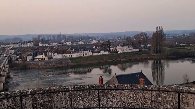 Amboise vue de la Terrasse du Château 18 h le 3 Mars 2023 смотреть онлайн