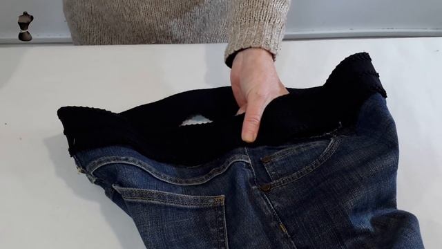 Sube la cintura de un jeans poniendo un elástico смотреть онлайн
