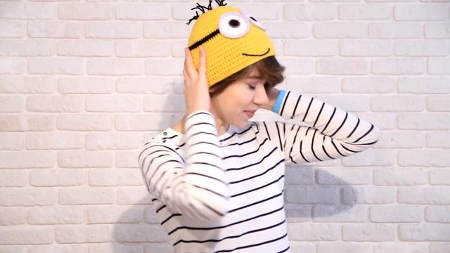 Шапка Миньон - вязаная шапка ручной работы в виде миньона смотреть онлайн