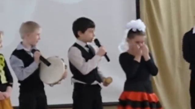 Подставь учителя пения))) Редкое выступление. смотреть онлайн