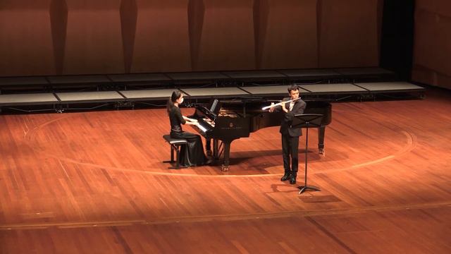 Malcolm Arnold Flute Concerto No. 1