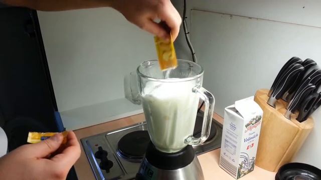 Молочно-банановый коктель смотреть онлайн