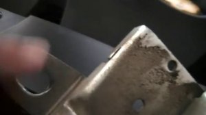 Lada Vesta.  Уменьшение зазора капота