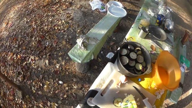 Рыбалка, уха, баклажаны на гриле. смотреть онлайн