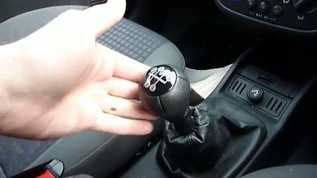 Vauxhall Corsa 1.2-litre Comfort 2002 model смотреть онлайн