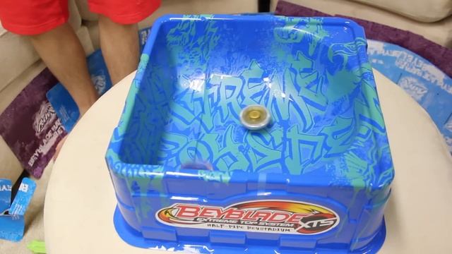 BEYBLAD BATTLE: Cosmic Pegasus W105R2F VS Beat Lynx Hasbro Edition AD145WD - Beyblade Metal Fury смотреть онлайн