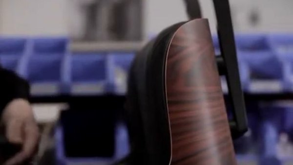Vitra - производство легендарного Eames Lounge Chair в ателье Vitra