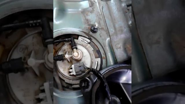 How to removed fuel pump 2004 nissan altima 2.5 4cylender code p0462 part 1 смотреть онлайн