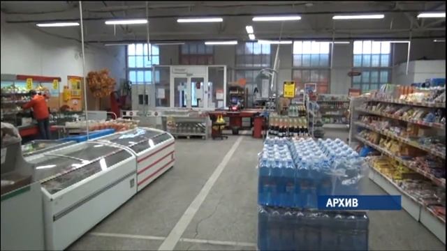 В Бийске участковый задержал местную жительницу, которая за один день трижды обворовала магазин смотреть онлайн