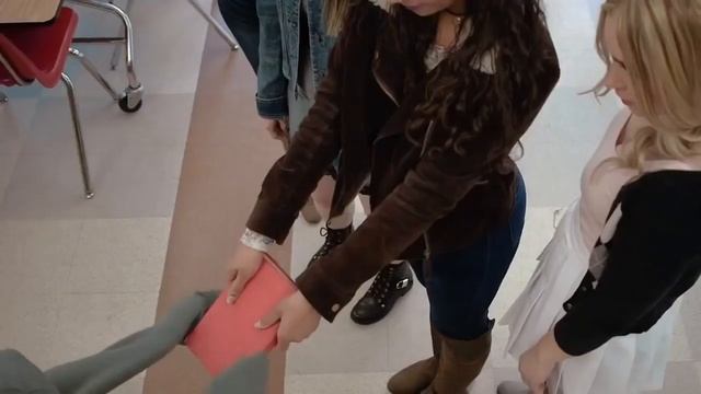 Короткометражка: Не судите книгу по обложке смотреть онлайн