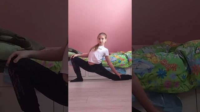 Как быстро сесть на шпагат видео урок туториал как же сесть всё-таки на шпагат смотреть онлайн