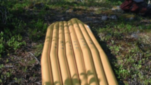 На чём спать в походе? Надувающийся матрас, самонадувающийся матрас или пенка каремат? TREK 500 смотреть онлайн