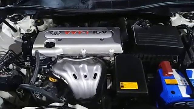 Toyota 1AZ-FE 2.0 L I4 - Idle Sound & Reving - Engine Bay View смотреть онлайн