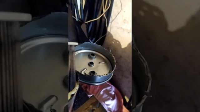 разрезаем Топливный фильтр PURFLUX что внутри. cut the PURFLUX fuel filter what's inside смотреть онлайн