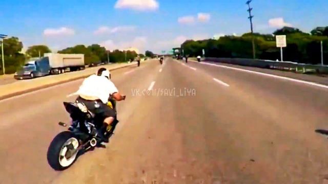 E L U S I U M _ Трюки на мотоциклах_W E R E T A B L E смотреть онлайн