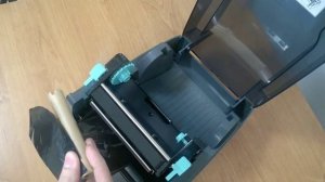 Установка риббона на термотрансферный принтер этикеток.mp4