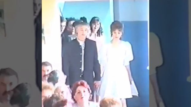 Стихотворение «На балу выпускном» автор Надежда Сенотова смотреть онлайн