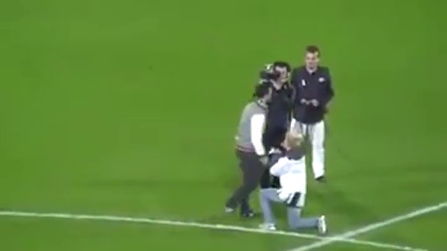 Парень решил спасаться бегством смотреть онлайн