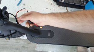 ИзиТюнинг. #1 Ставим дополнительную батарею на Xiaomi Essential.