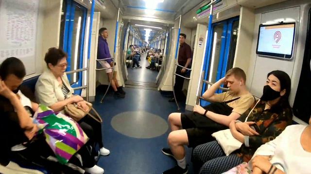 Метропоезд Москва Базовая (первая с модификацией вращающегося логотипа МосМетро) осмотр. смотреть онлайн