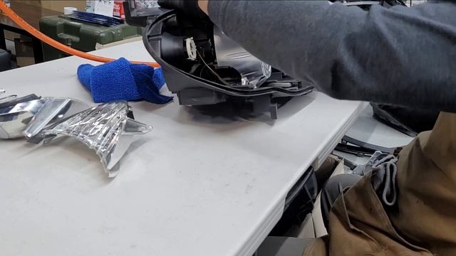 bmw x5 e70 headlight repair смотреть онлайн