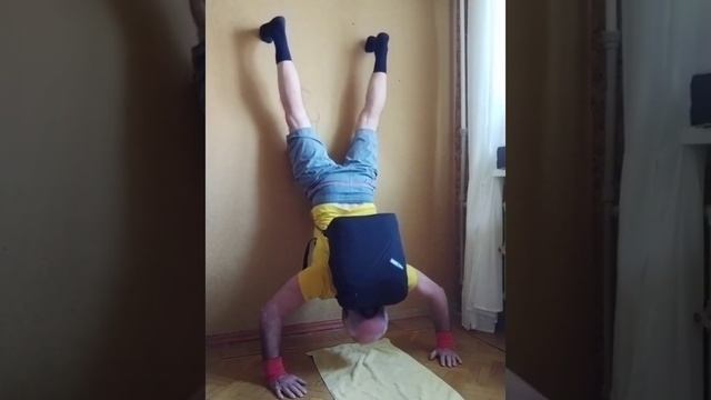 Силовые работы. Отжимания с грузом 22 кг. Фитнес 60+ смотреть онлайн