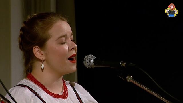 А любовь как сон стороной прошла! "ТАМ ГДЕ КЛЕН ШУМИТ" исполняют: ансамбль "ПТАШИЦА" (Цветень) смотреть онлайн