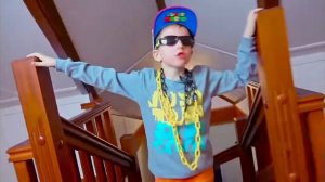 песня а ти би хотел стать таким популярным как я🤣