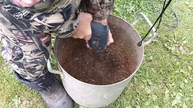 Как извлечь пергу из пчелиных сот смотреть онлайн