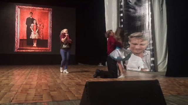 Танцевальный номер смотреть онлайн