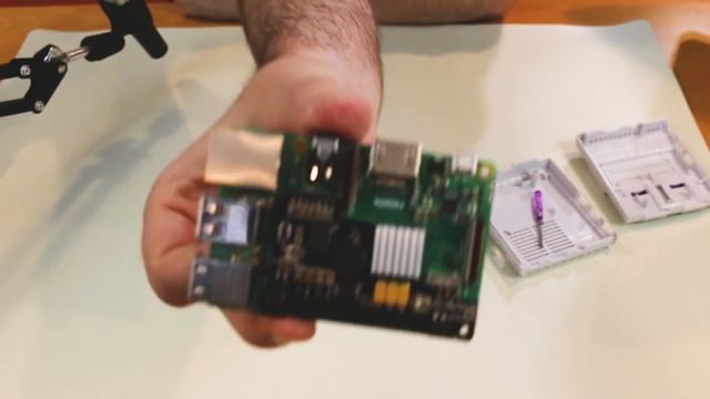 Raspberry Pi 3 model B+ PoE HAT смотреть онлайн