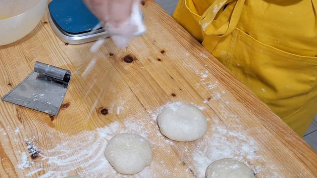 PIZZETTE ROSSE sottili e croccanti ! *Ricetta semplice* смотреть онлайн