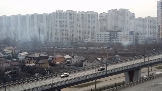 г. Москва, район Некрасовка, Проспект Защитников Москвы. Трава горит. 29.03.2020г., время 12:30 смотреть онлайн