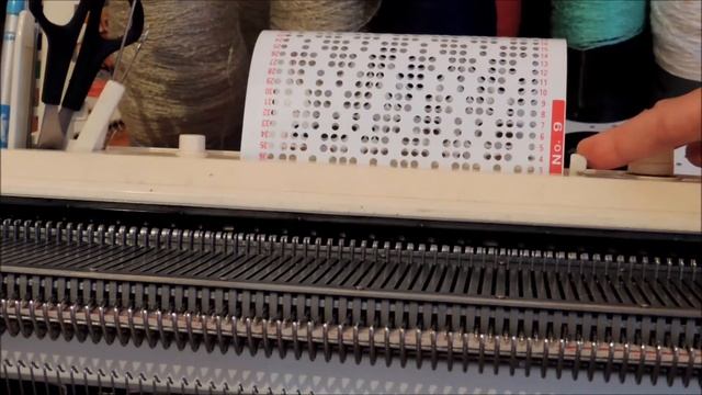 Как вязать скип узор на вязальной машине. смотреть онлайн
