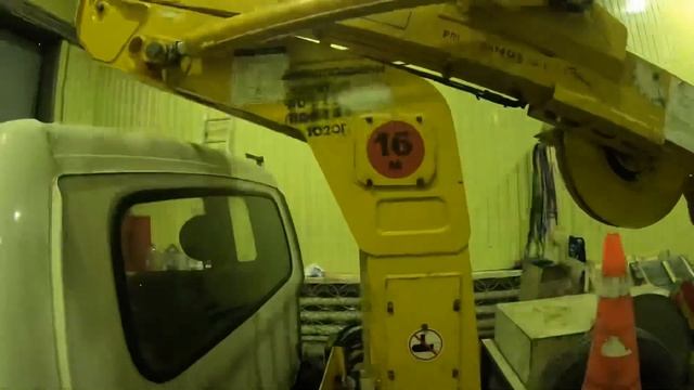 Датчик нагрузки монтажной корзины надо настроить на 200 кг. Автовышка Donghae DHS 17AP Москва Ремон смотреть онлайн