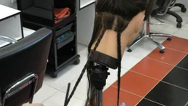 Выполнение химической завивки на косички и коклюшки смотреть онлайн