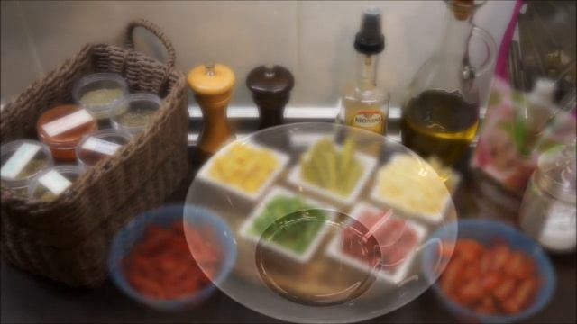 36. Салат с колбасой сыром и овощами