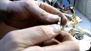 Масло не поступает на цепь на бензопиле STIHL MS 250.  Замена маслонасоса