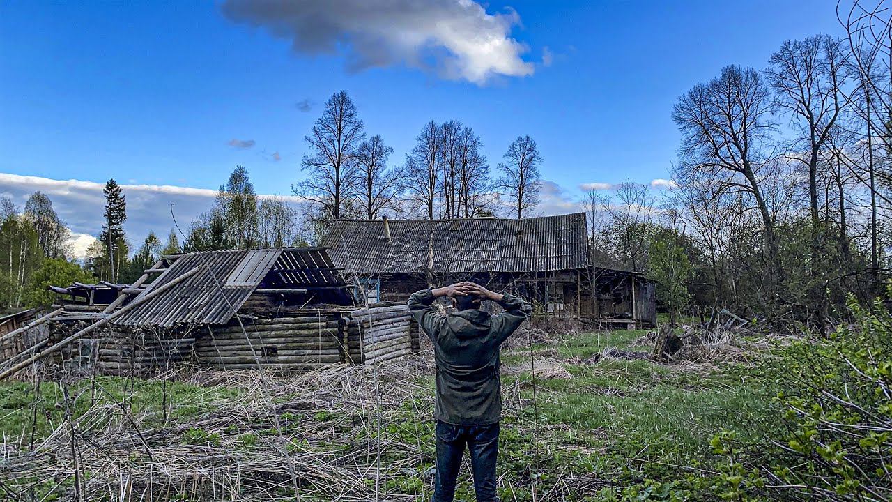 Этот огромный заброшенный деревенской дом стал нашим. Расчищаем огород. Пасха в деревне смотреть онлайн