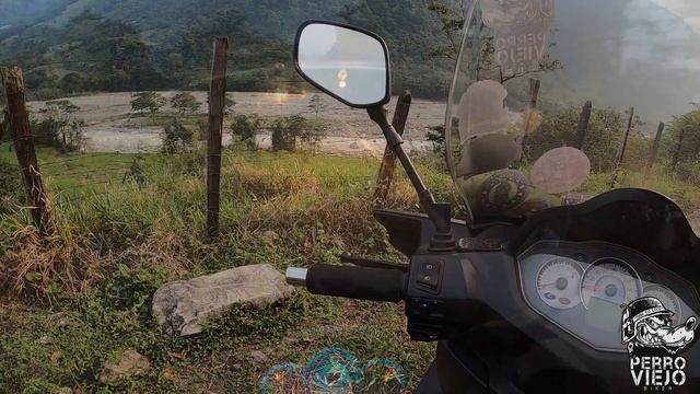 CITYCOM S 300i ¿De verdad sirve como motocicleta de ruta, un scooter de $ 15 millones?? смотреть онлайн
