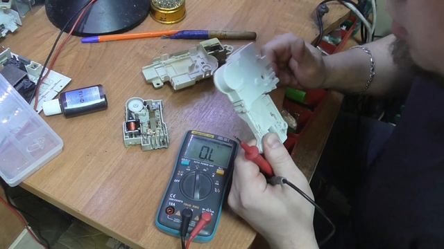 Стиральная машина Electrolux EWT1021 ошибка E40 Решено