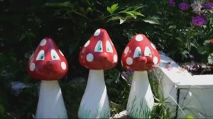 DIY._ Веселые мухоморы_. ГРИБОЧКИ из ЦЕМЕНТА . Поделки для сада . Как сделать ГРИБ из бетона.
