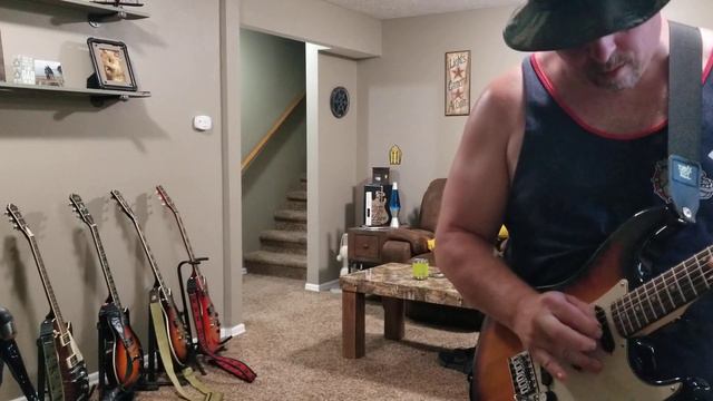 Fender stratocaster I just picked up. Star Spangled Banner vox wah-wah pedal смотреть онлайн